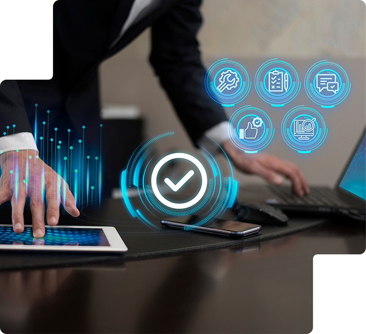 Profissional sorridente trabalhando